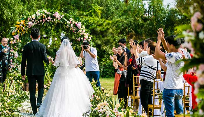 梦见自己闪婚什么意思 梦见自己闪婚有什么征兆