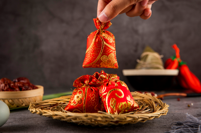 喜神方位查询口诀 怎样推算喜神方位